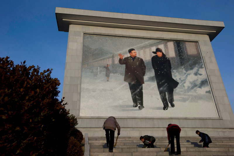 Illustration for article titled Communist Leaders Are Still Watching Us in These Monumental Portraits
